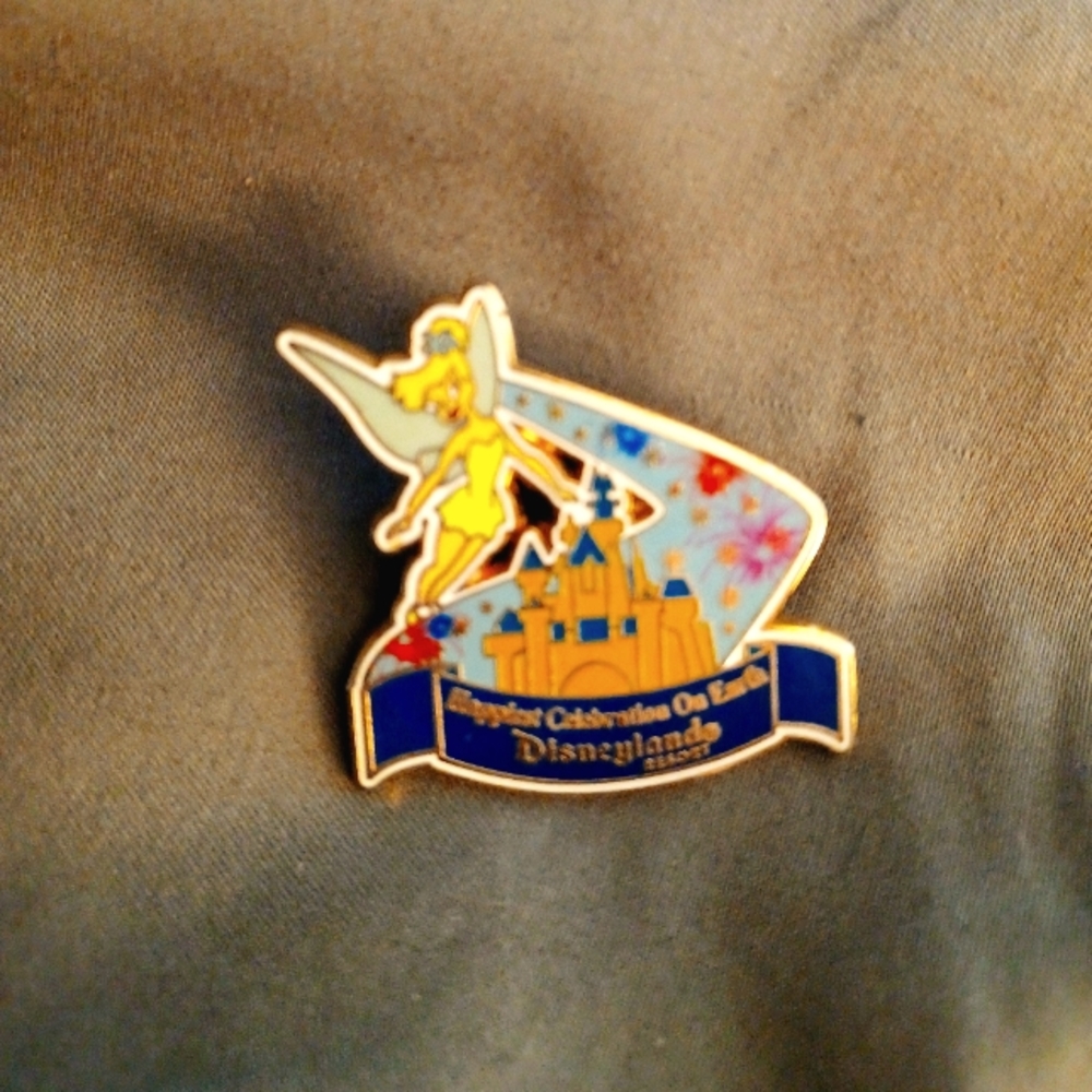 Disneyland pin